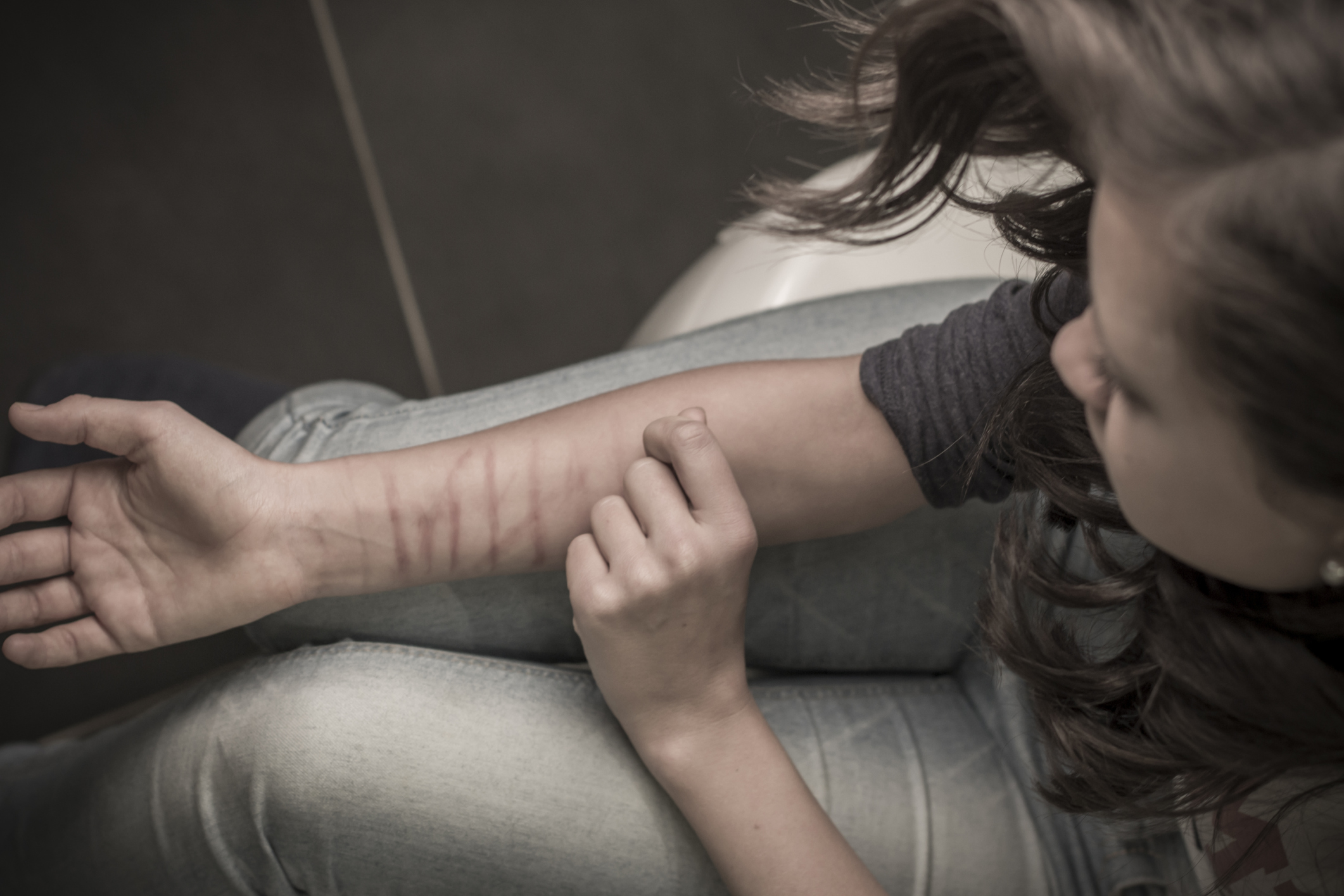 teens cutting self mutilation hd pic